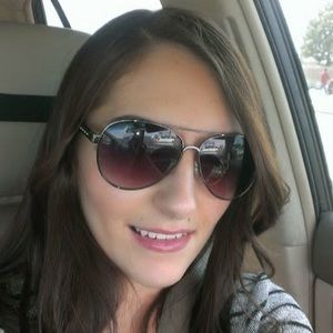 Meet your Posher, Daniela